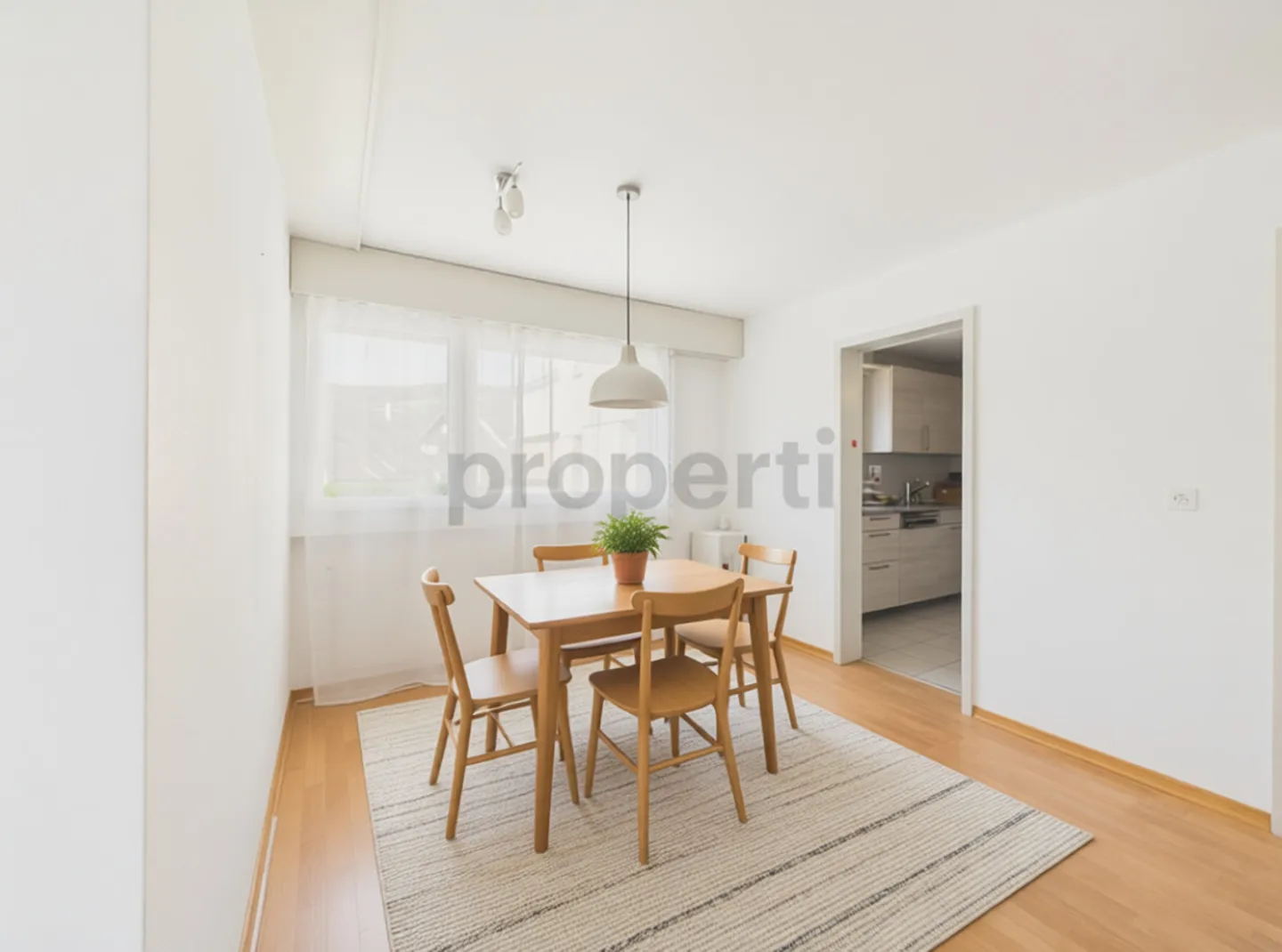 Helle Wohnung mit zwei Balkonen - Foto 5 von 13