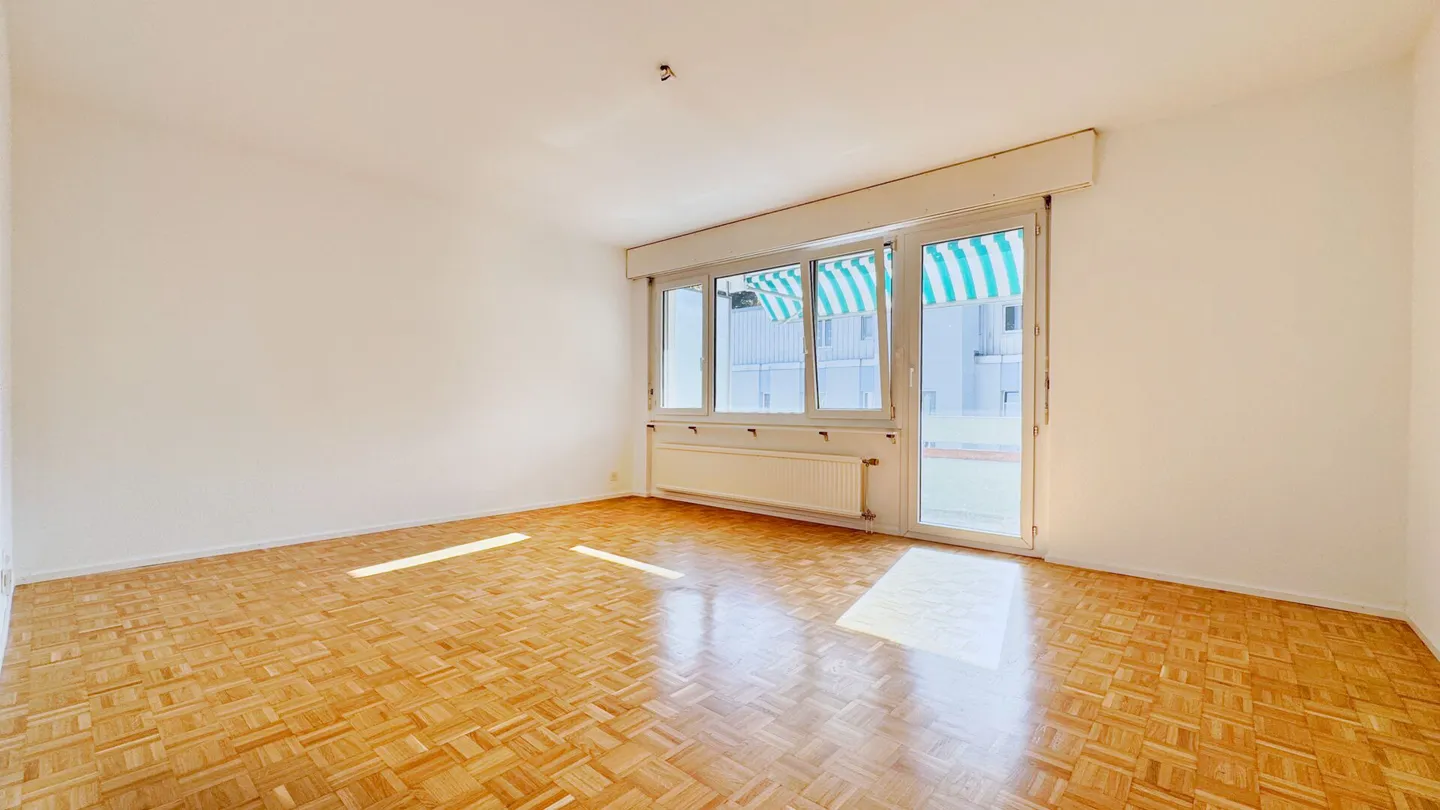 Vivere modernamente nel verde eppure vicino alla città - Foto 2 di 16