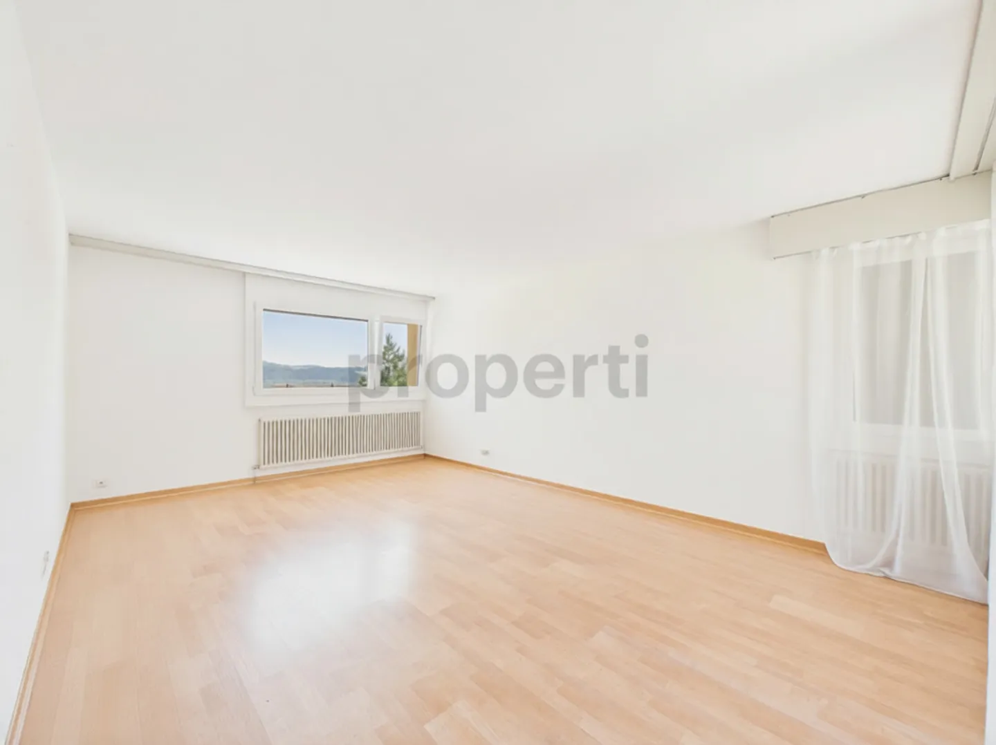 Helle Wohnung mit zwei Balkonen - Foto 1 von 13