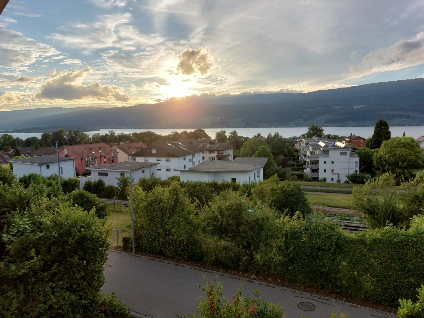 Charming House with Lake View - Photo 7 of 9