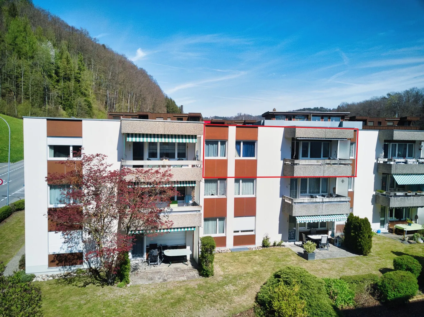 Vivere modernamente nel verde eppure vicino alla città - Foto 13 di 16