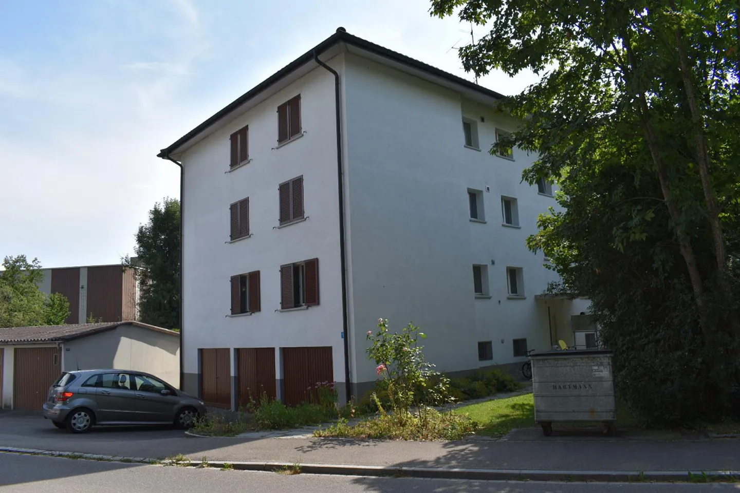 Affordable 4-Room Apartment in a Quiet and Central Location - Photo 10 of 10