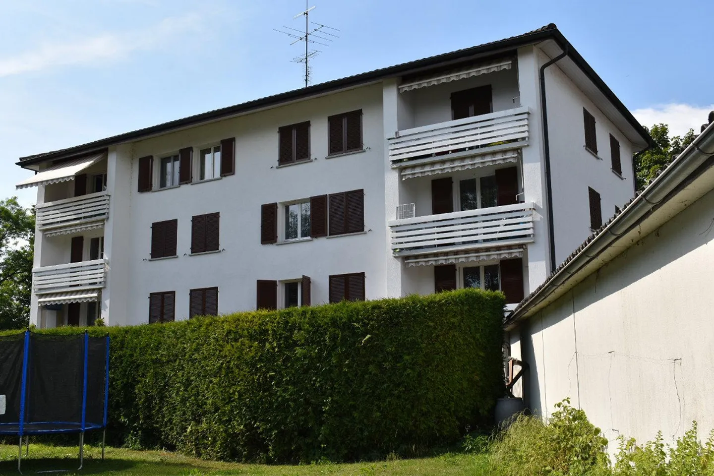 Affordable 4-Room Apartment in a Quiet and Central Location - Photo 1 of 10