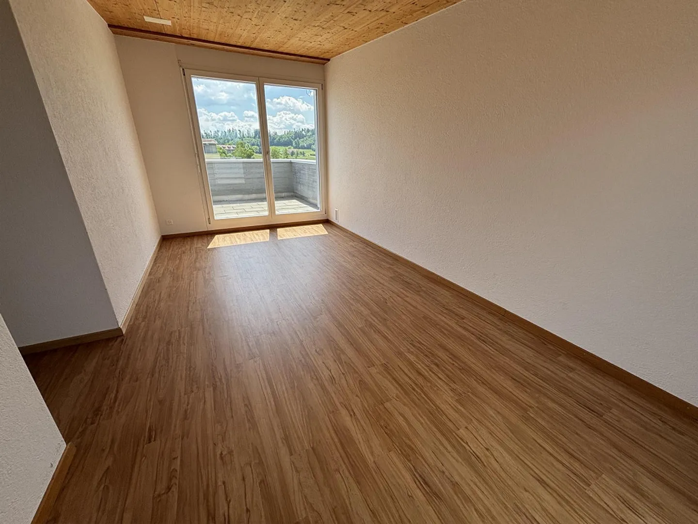 Spacious penthouse apartment with a view - Photo 10 of 13