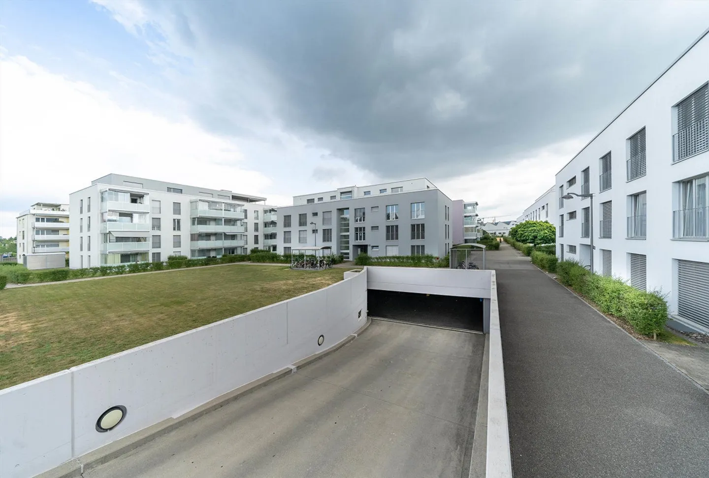 Einstellhallenplatz zu vermieten - Foto 1 von 1