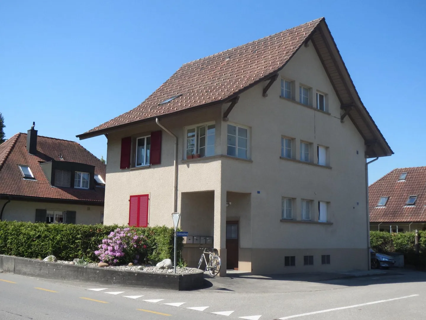 Logement abordable et central à Bätterkinden - Photo 1 sur 3