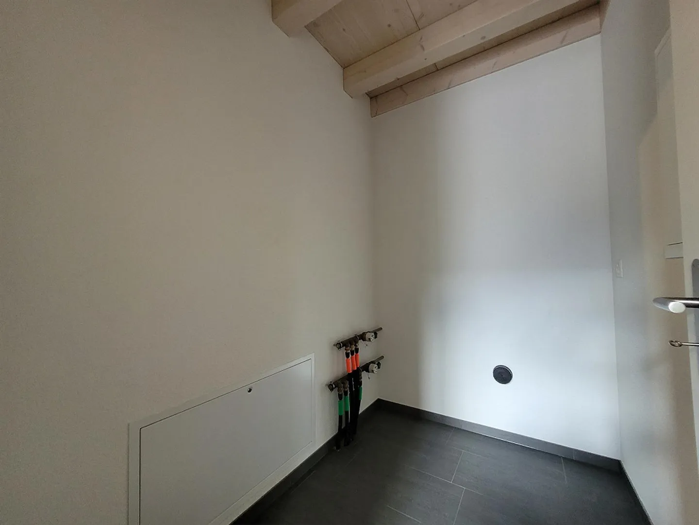 Appartamento spazioso e luminoso in standard di proprietà con galleria - Foto 9 di 14