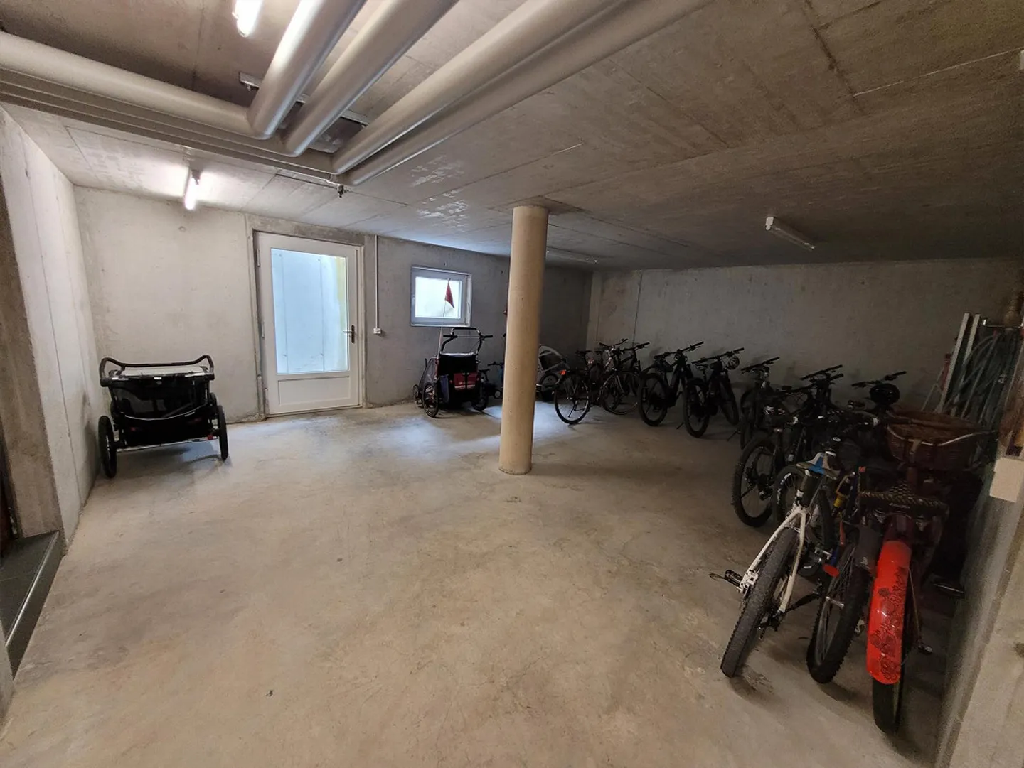 Appartamento spazioso e luminoso in standard di proprietà con galleria - Foto 11 di 14