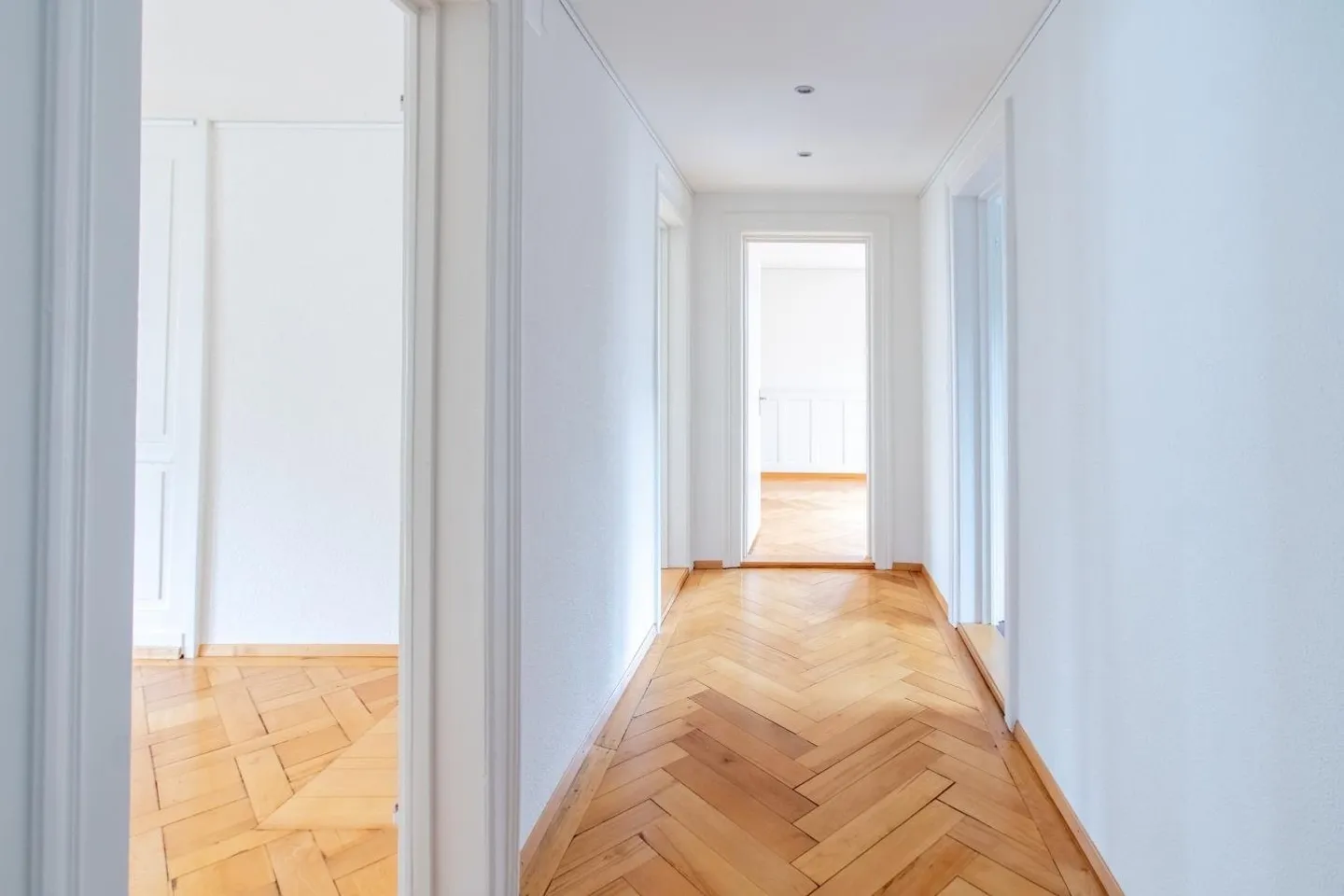 Charming 4.5-room old apartment in St. Georgen - Photo 2 of 10