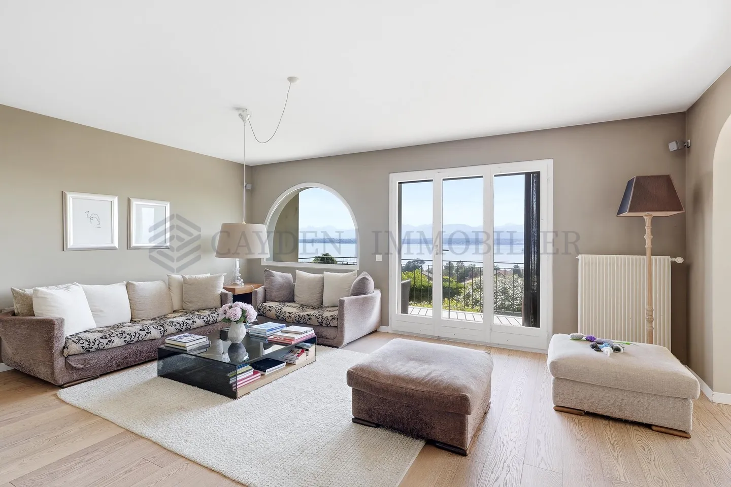 Exclusive Villa with Lake Views - Photo 7 of 9