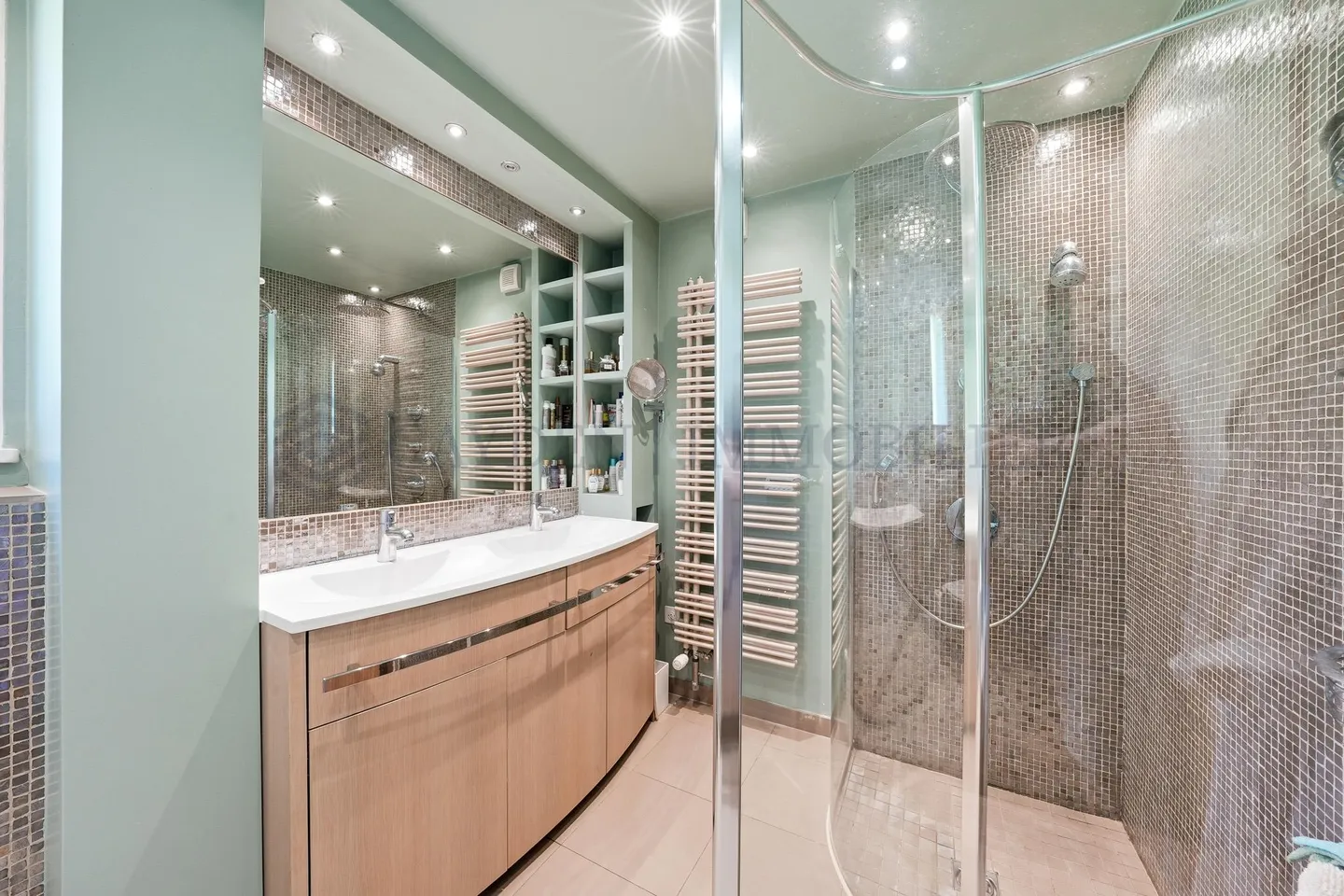 Exclusive Villa with Lake Views - Photo 9 of 9