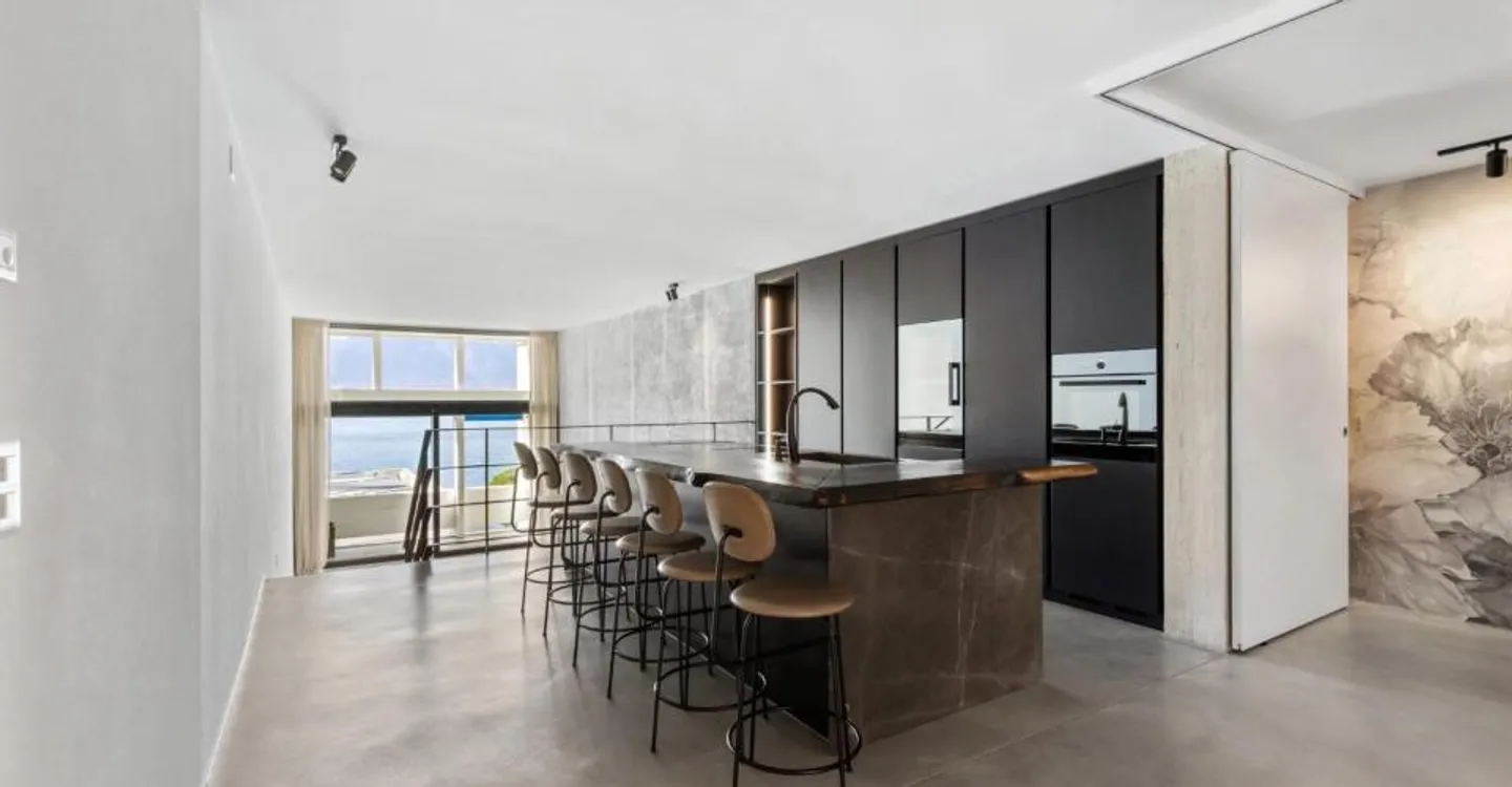 Bel appartamento/loft al 4° piano con 2,5 stanze con possibilità di farlo diventare 3,5 stanze di 150m2 - Foto 1 di 12