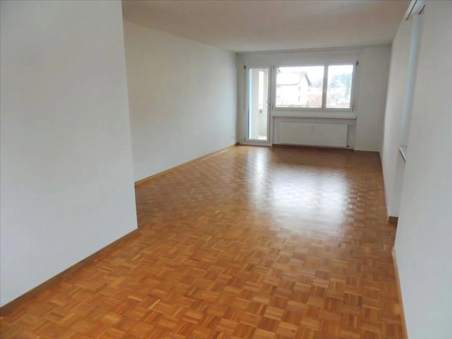 Modernes Apartment mit Balkon - Foto 3 von 6
