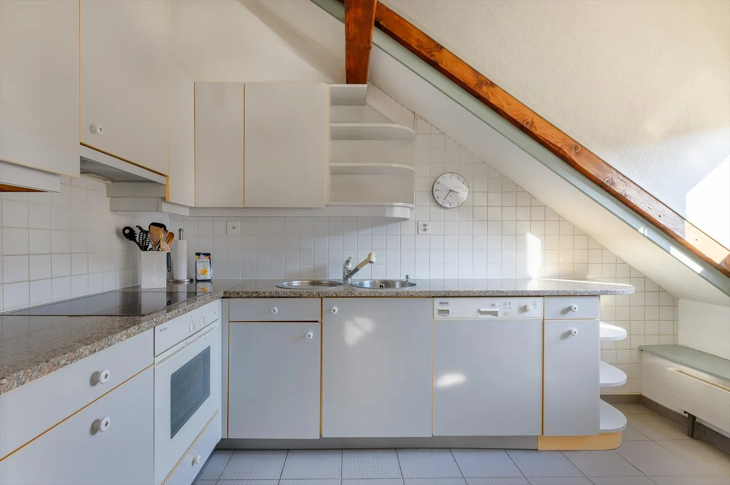 Furnished apartment - Photo 3 of 7