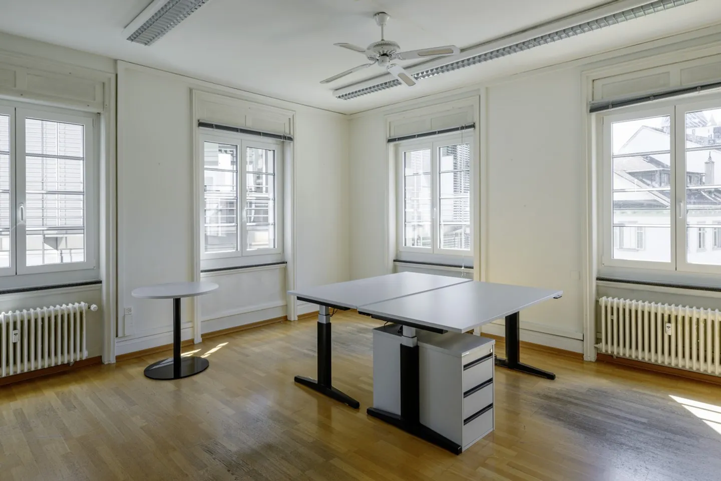 Büroflächen im Stadtzentrum - Foto 1 von 9