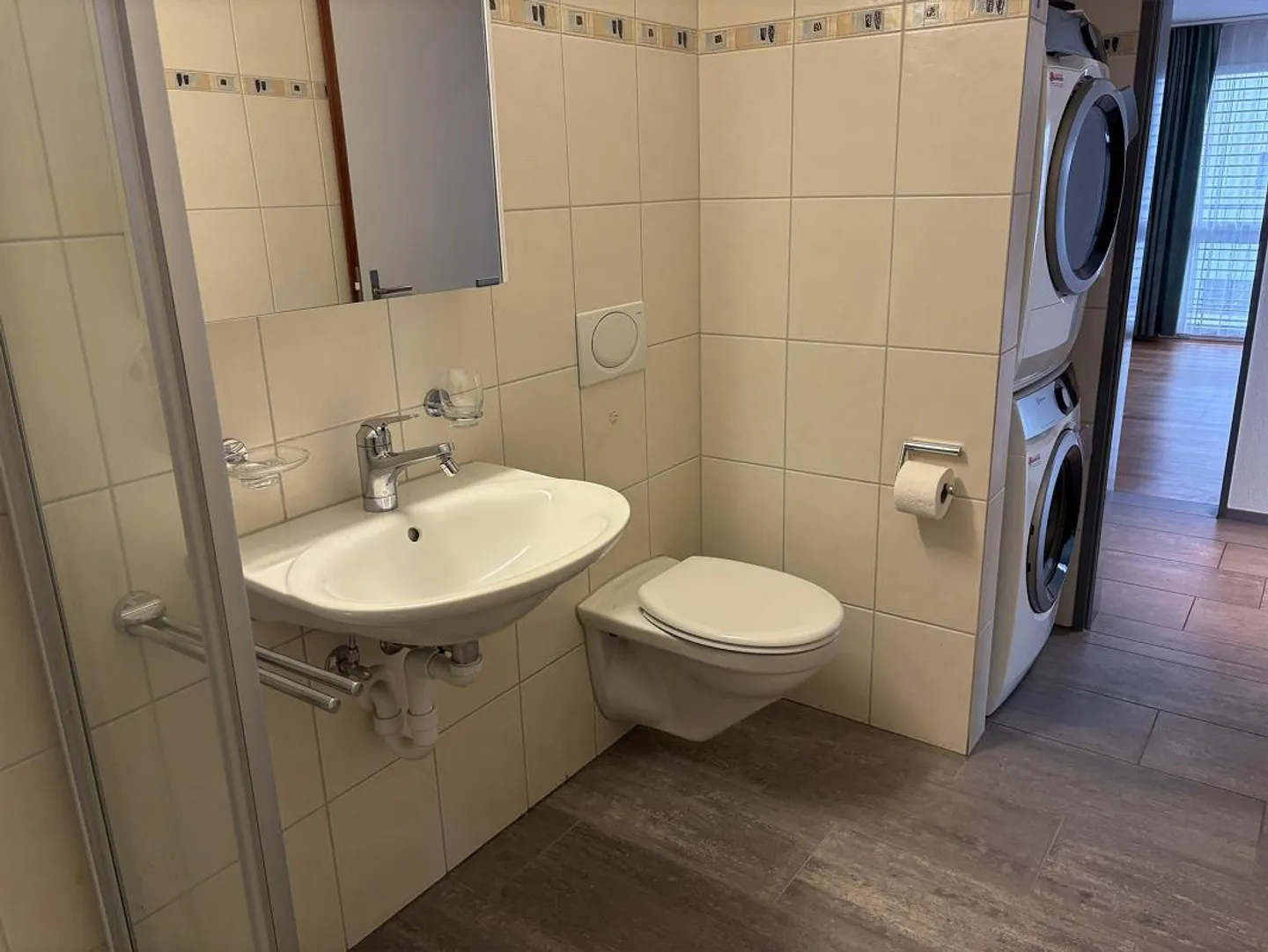 Appartamento 3.5 locali con grande balcone e 2 posti auto in garage - Foto 10 di 12