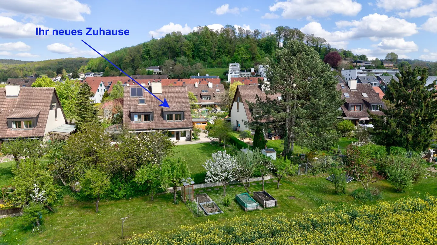 Charmantes Doppelhaus mit Gartenblick - Foto 2 von 9