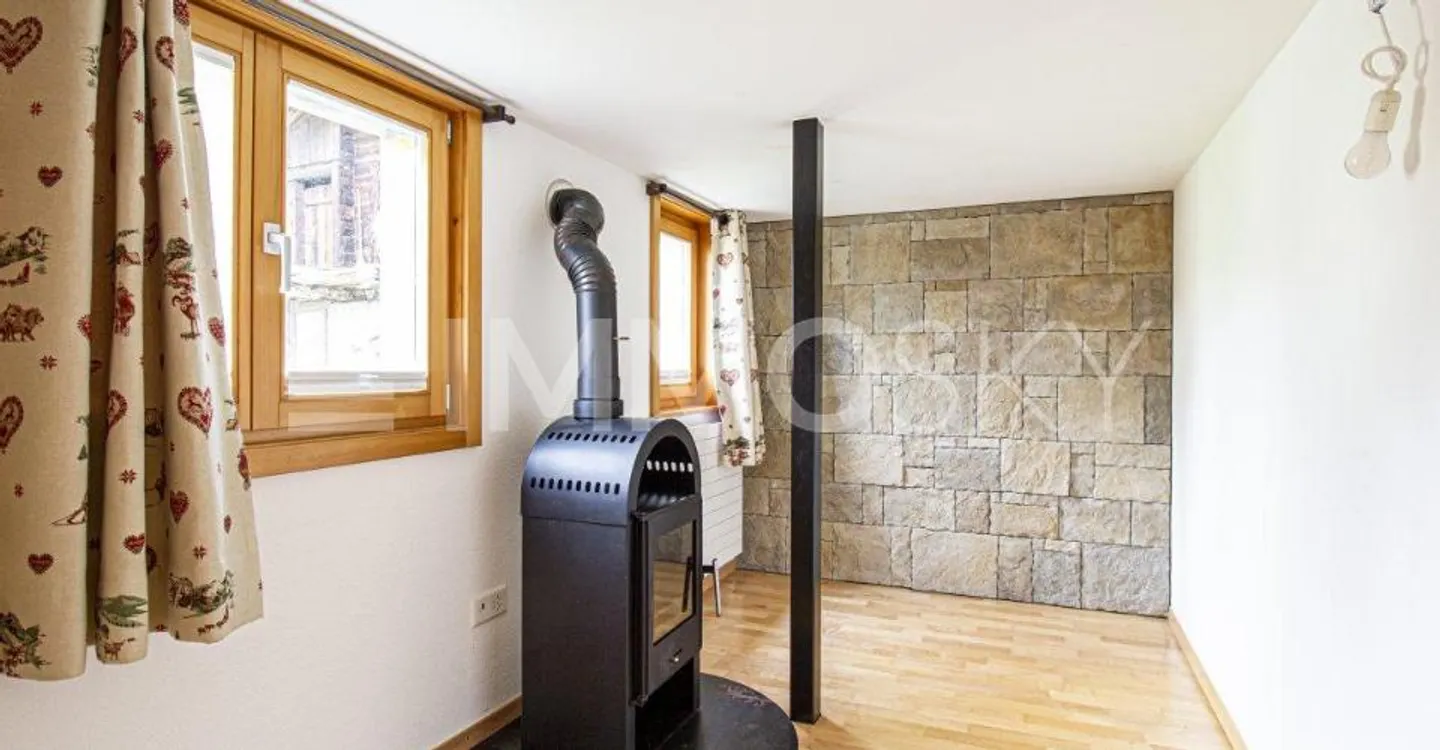 VIRTUAL TOUR : 4,5-Zimmer-Wohnung in einem Zweifamilienhaus - Foto 4 di 5