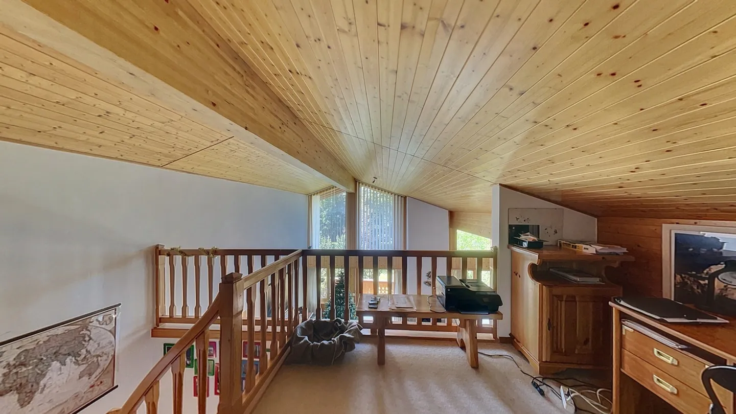 Chalet di alto standard con grande giardino sulla strada del golf - Foto 7 di 15