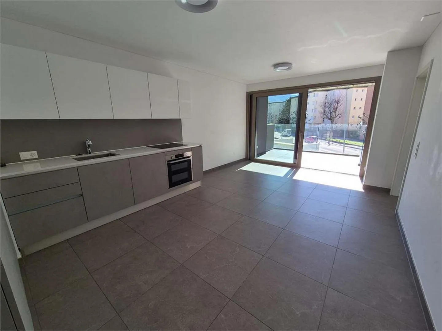 Giubiasco, new rental 2.5 rooms with terrace - Photo 2 of 9