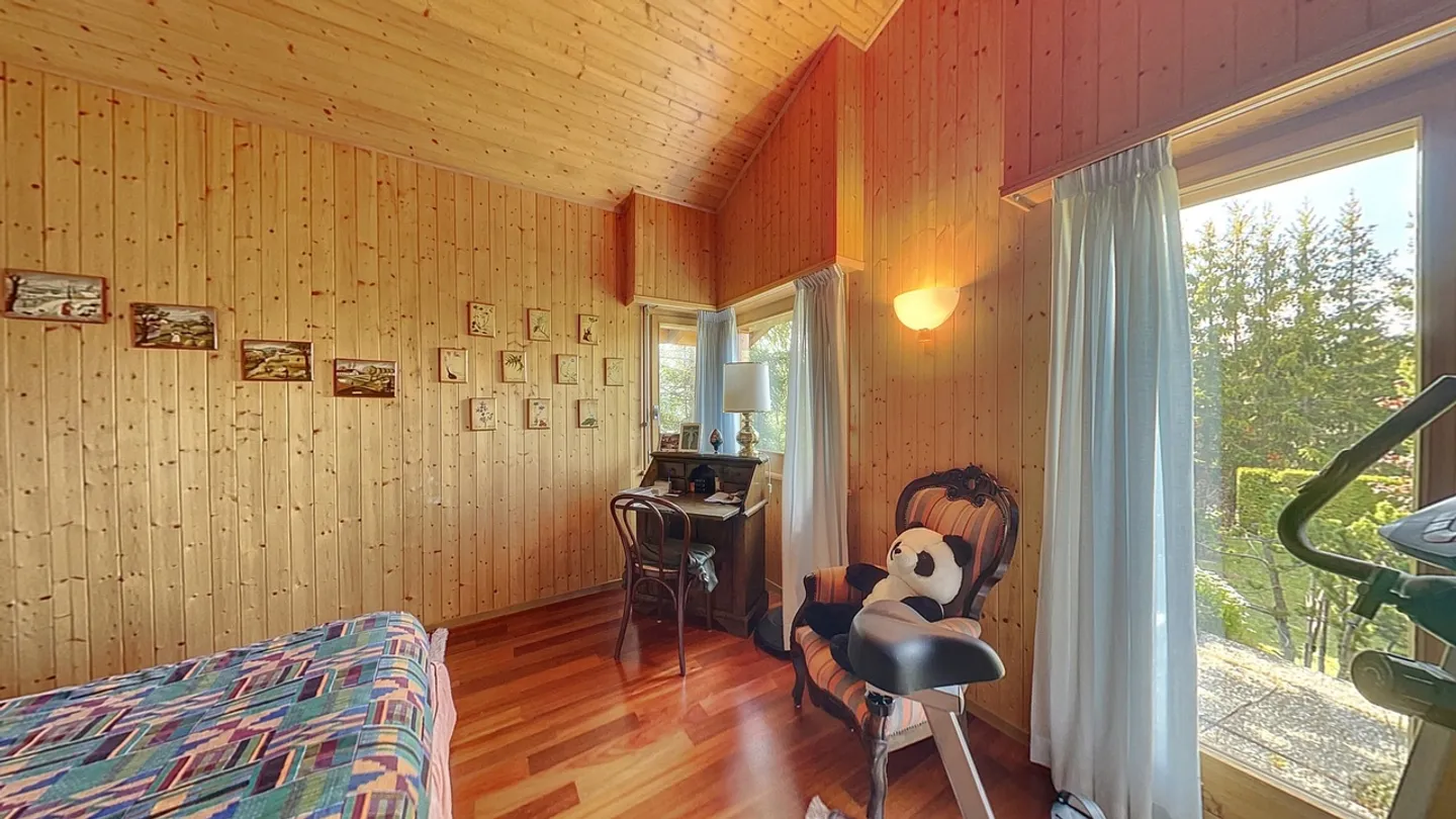 Chalet di alto standard con grande giardino sulla strada del golf - Foto 8 di 15