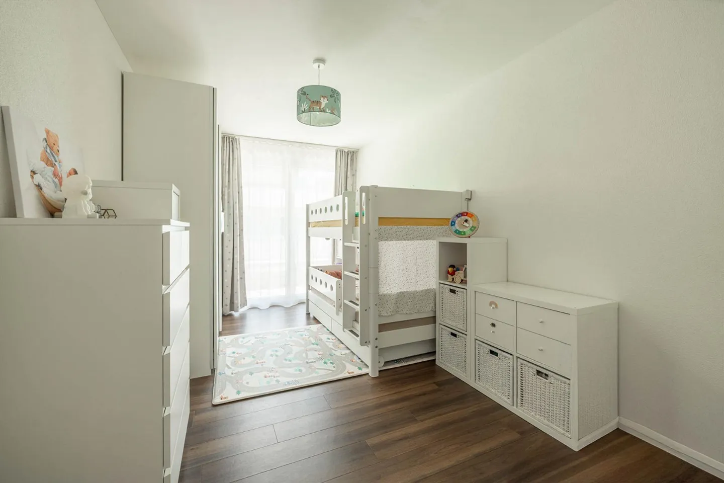 Sunny Terrace Apartment with a Panorama of the Pilatus - Photo 4 of 15