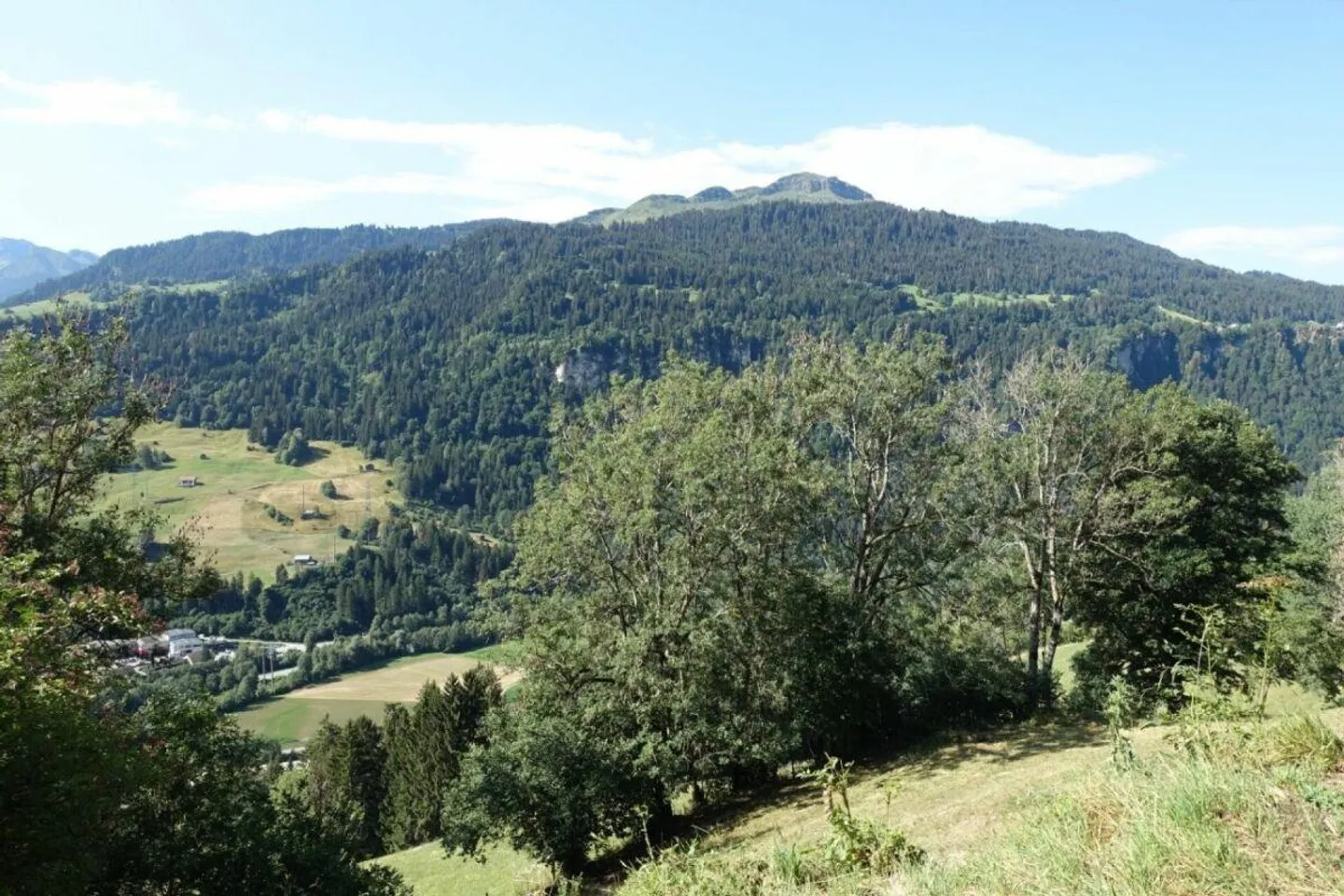 Terrain à bâtir pour résidence principale ou permanente - Photo 2 sur 7