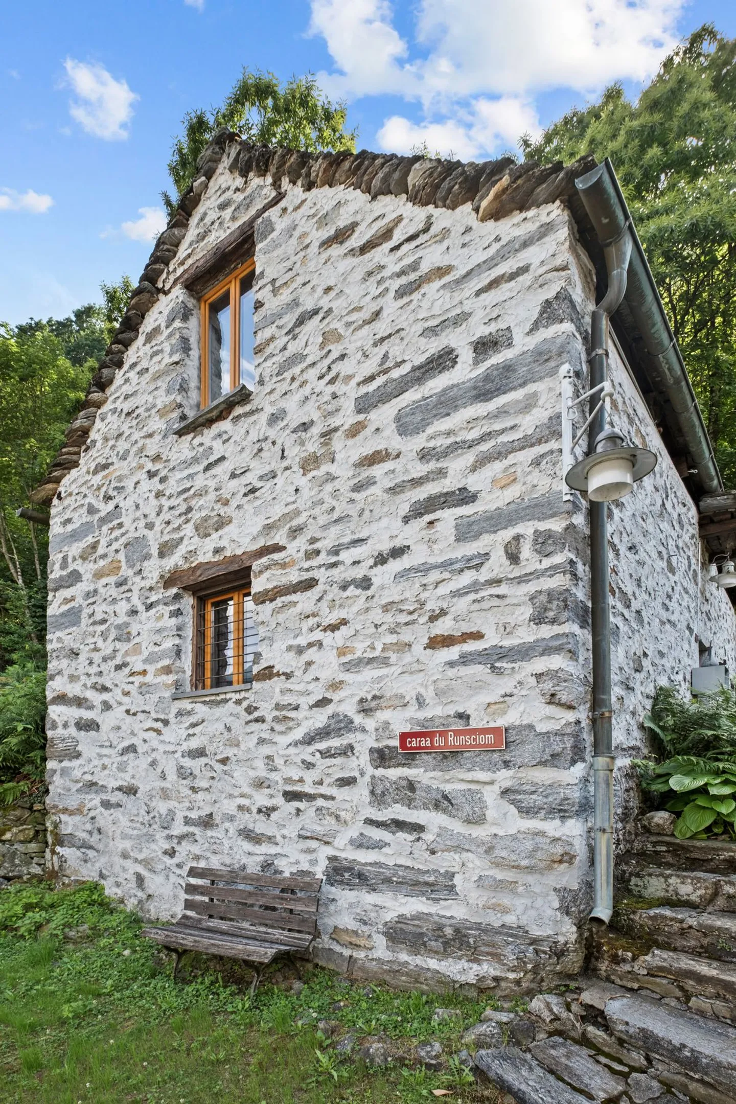 Rustico authentique du Tessin avec patio dans le Maggiatal - Photo 3 sur 10