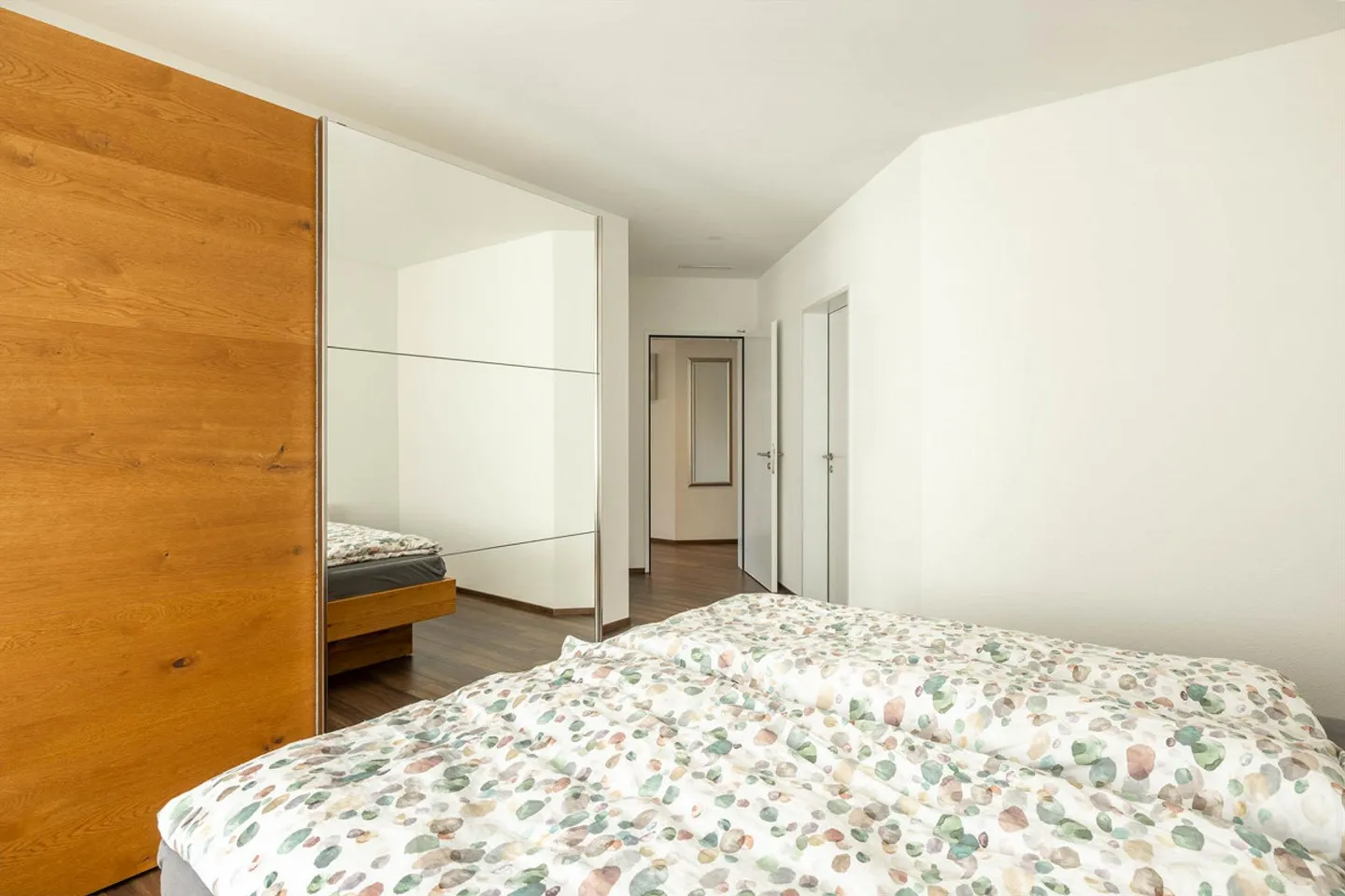 Sunny Terrace Apartment with a Panorama of the Pilatus - Photo 8 of 15