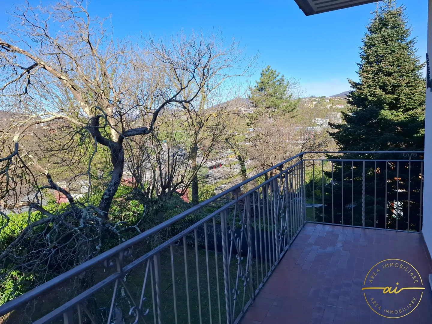 4.5-ZIMMER-WOHNUNG MITTEN IM GRÜNEN - Foto 1 von 13