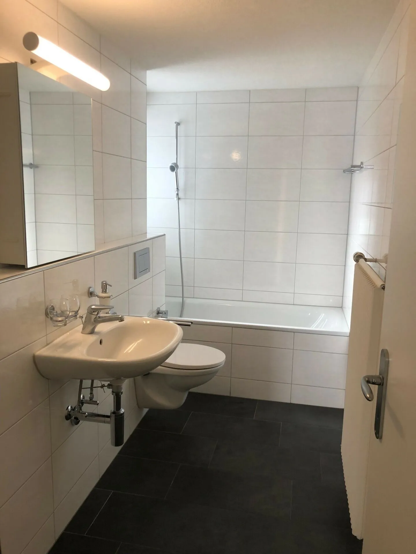 Vivere al lago, moderno e conveniente - Foto 4 di 7