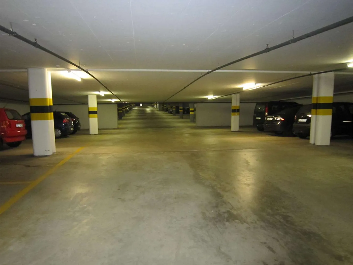 Places de stationnement gratuites pour vous ! - Photo 1 sur 2
