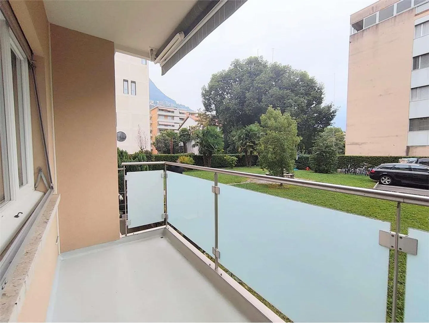 Spacious 3.5-room apartment in Cassarate (Via Maggio) - Near USI and Lungolago - Photo 1 of 9