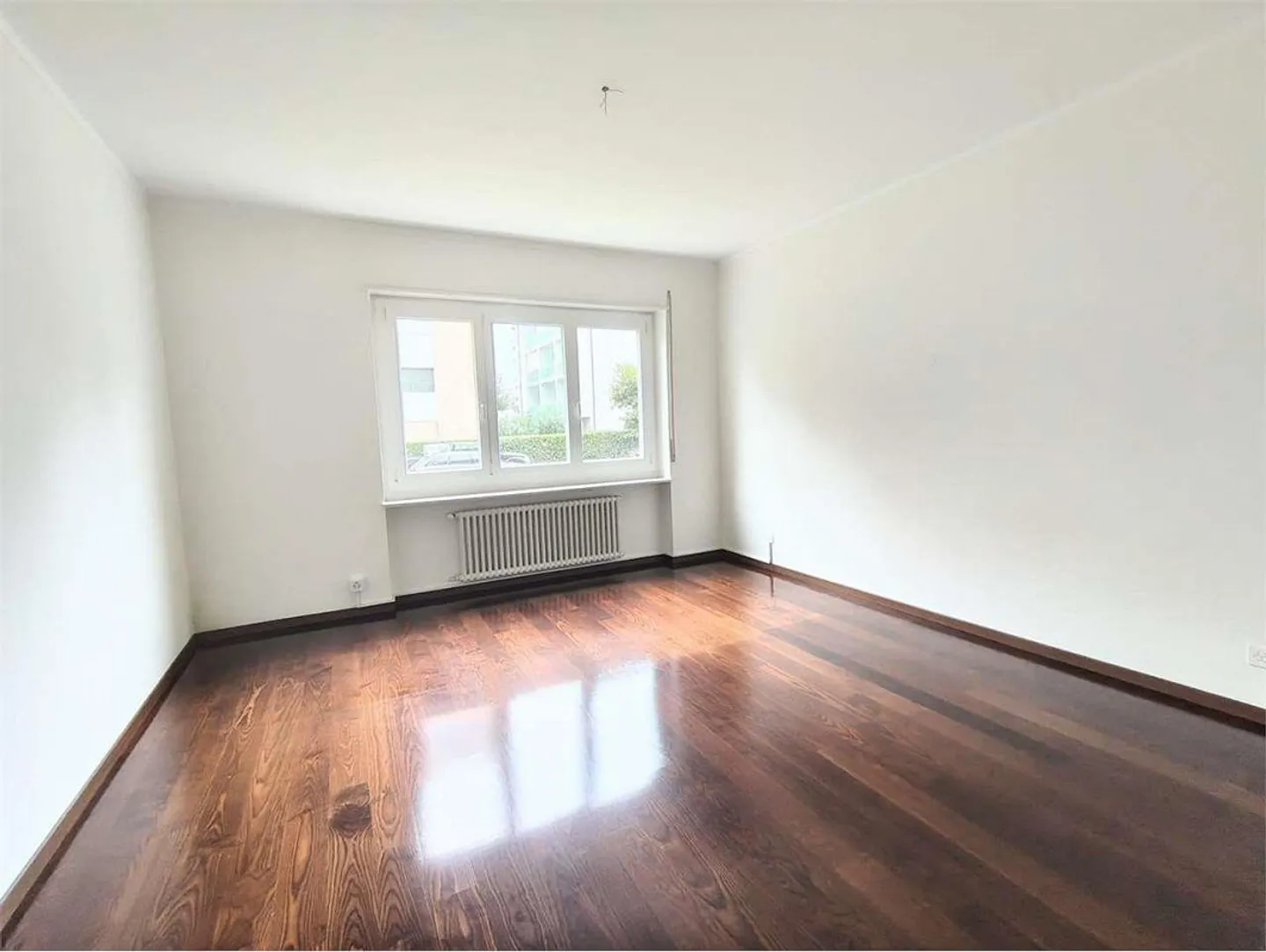 Spacious 3.5-room apartment in Cassarate (Via Maggio) - Near USI and Lungolago - Photo 3 of 9