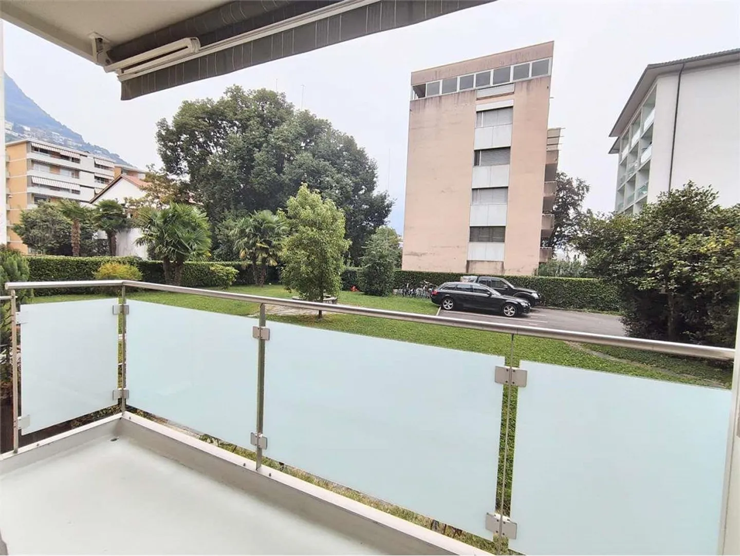 Spacious 3.5-room apartment in Cassarate (Via Maggio) - Near USI and Lungolago - Photo 5 of 9