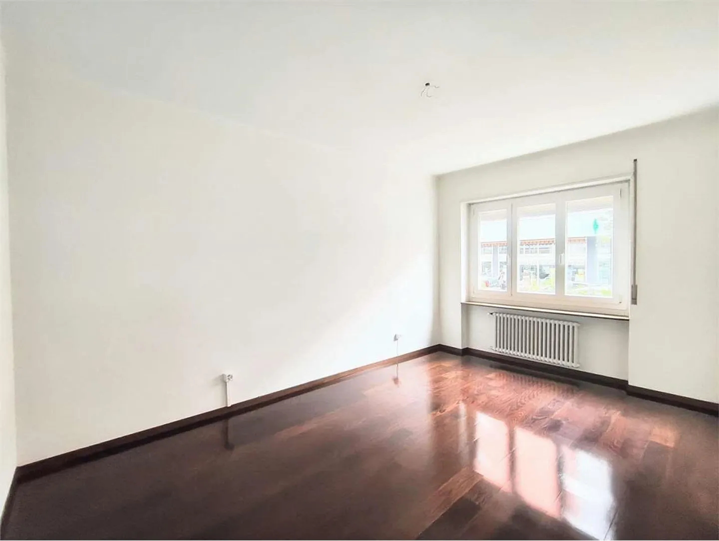 Spacious 3.5-room apartment in Cassarate (Via Maggio) - Near USI and Lungolago - Photo 7 of 9