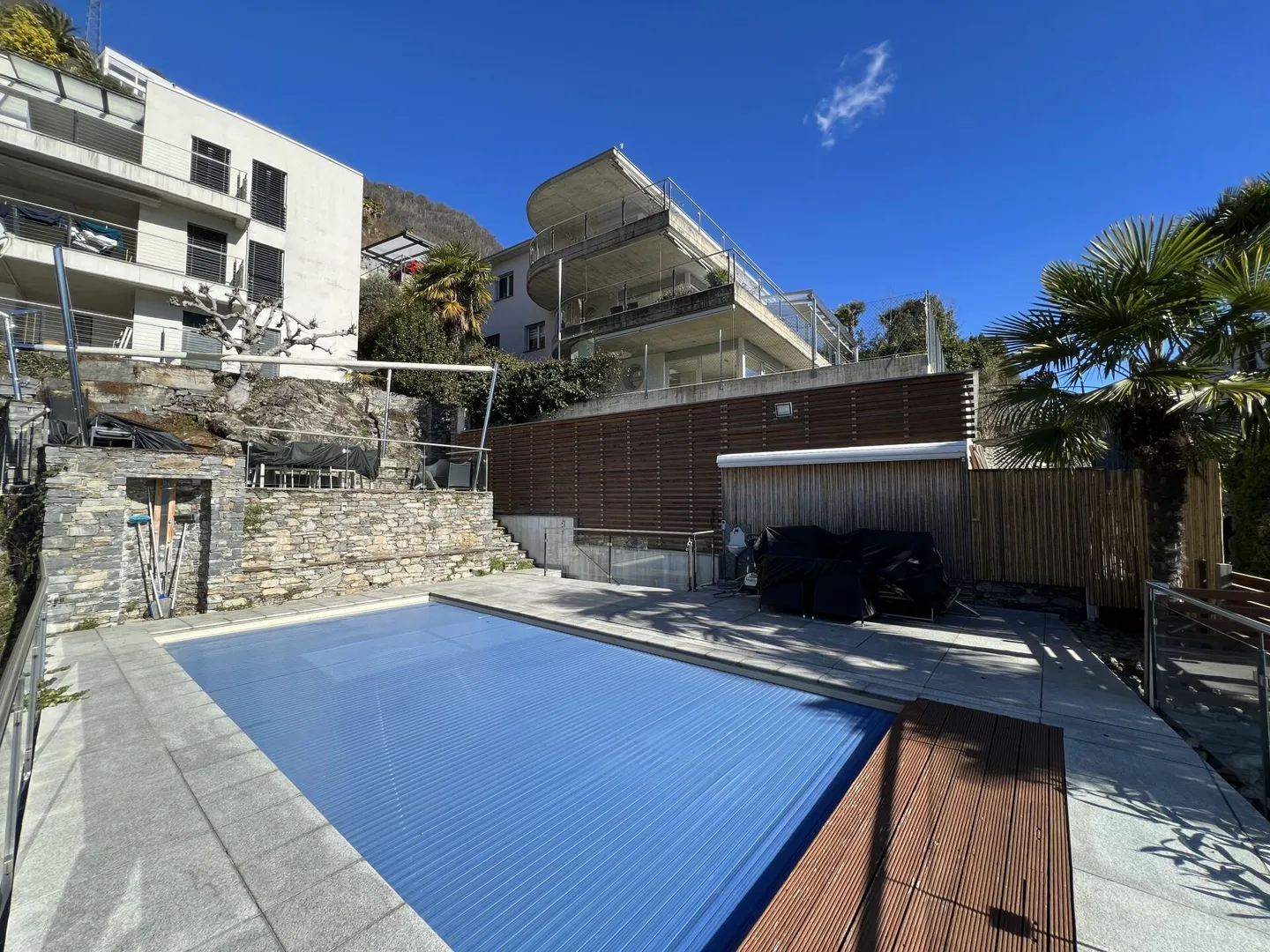 Appartamento di 5,5 stanze con piscina e vista mozzafiato - Foto 18 di 19