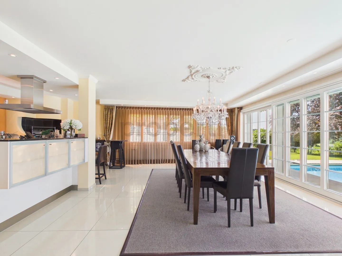 Exklusive Villa mit grandiosem Pool und unverbaubarem Panoramablick - Photo 4 sur 13