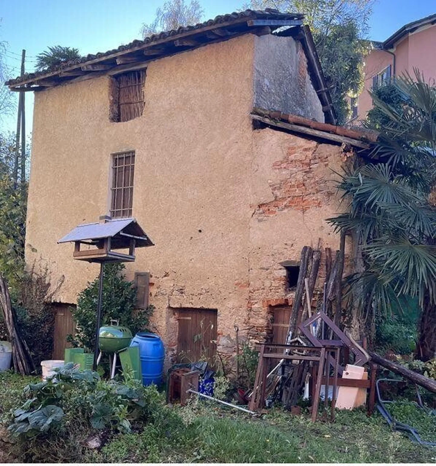 5.5 Room House - Photo 2 of 13