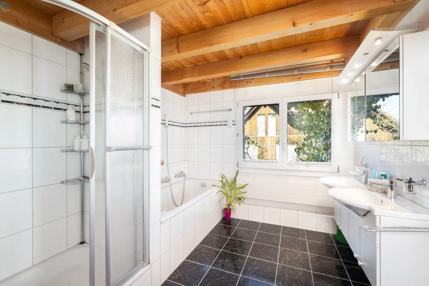 Semi-detached house in Minergie wooden construction - Photo 10 of 17