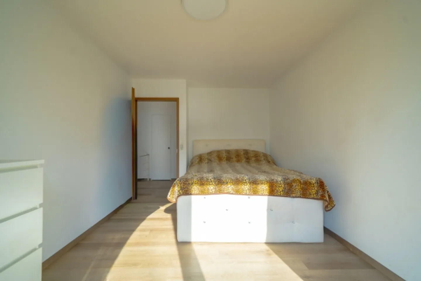 Attractive Duplex Garden Apartment - Photo 7 of 8