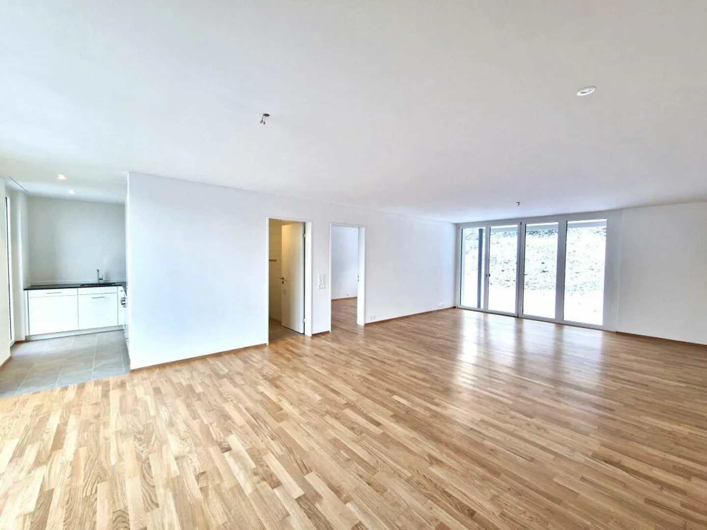 Gewerbe- und Büroflächen zu vermieten in der Neustadt Luzern - Foto 2 von 5