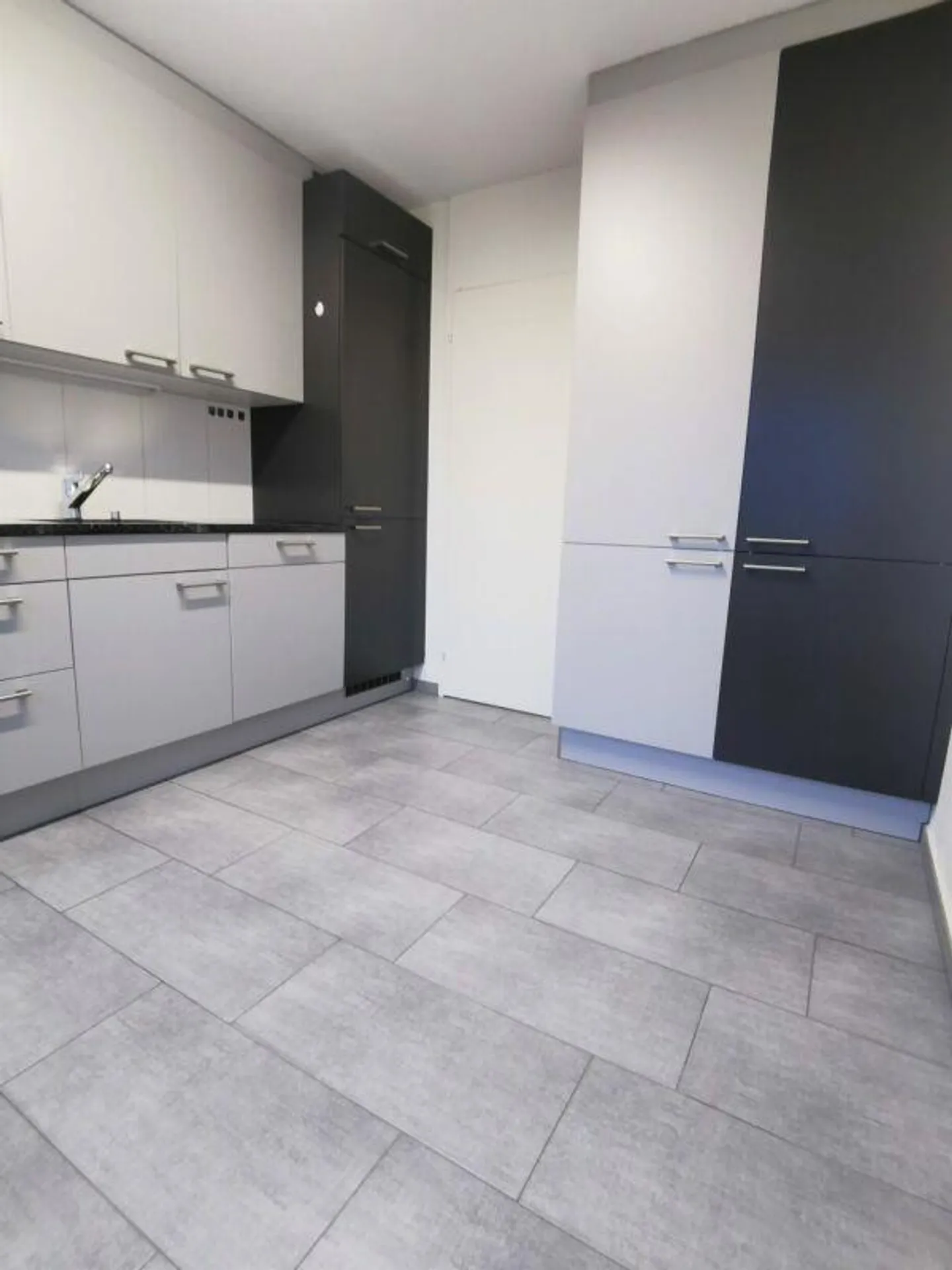 Familienwohnung mit moderner Küche - Foto 2 von 11