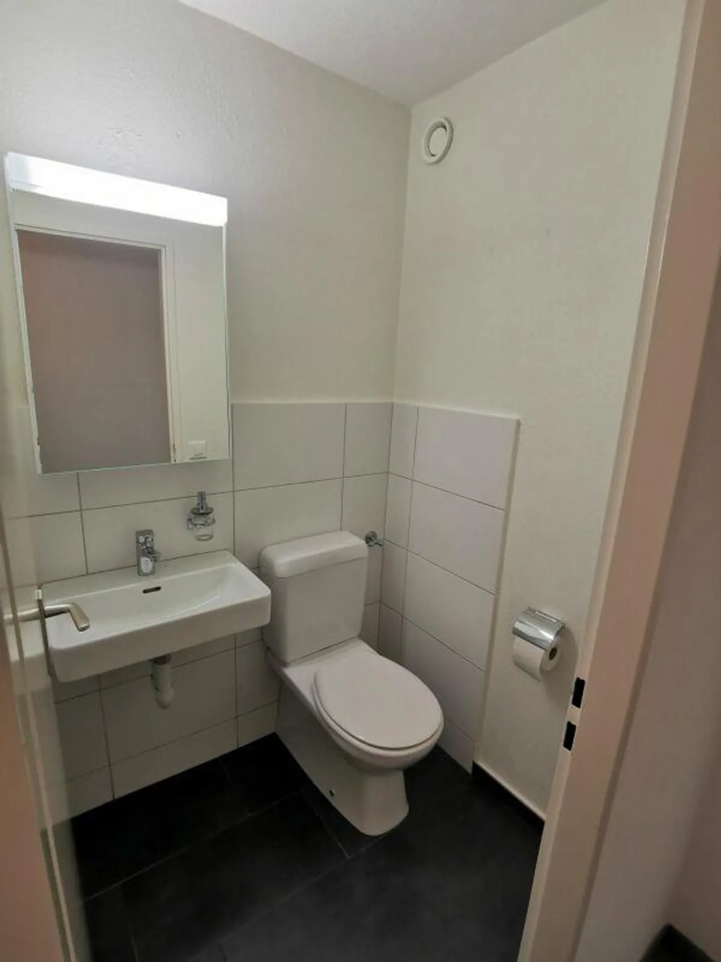 Familienwohnung mit moderner Küche - Foto 8 von 11