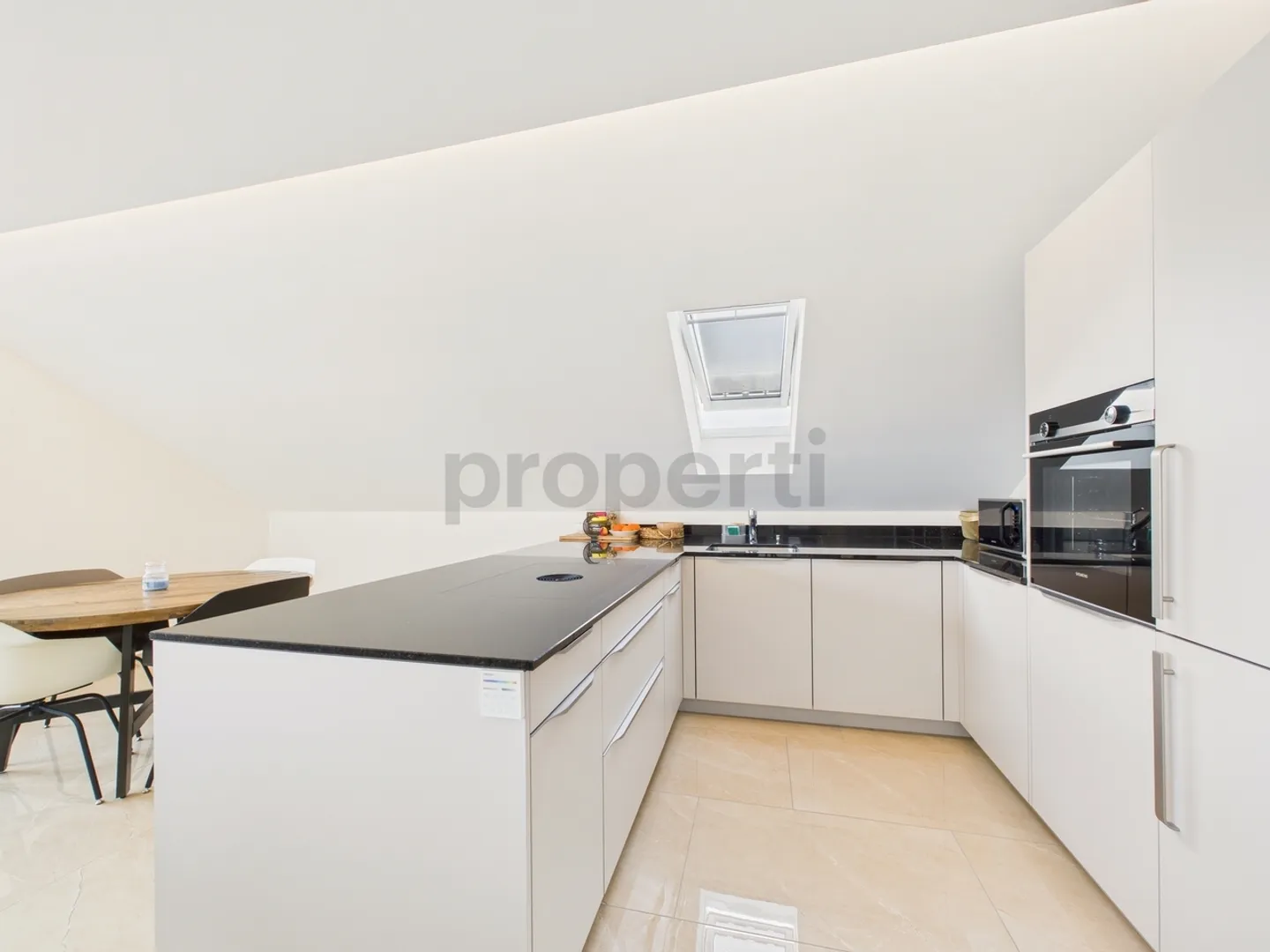 Vivere e lavorare insieme – Condominio elegante con spazio hobby versatile a Hunzenschwil - Foto 4 di 12