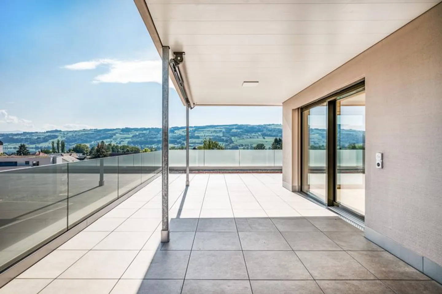 Appartement en attique attrayant de 4 1/2 pièces - Photo 4 sur 5