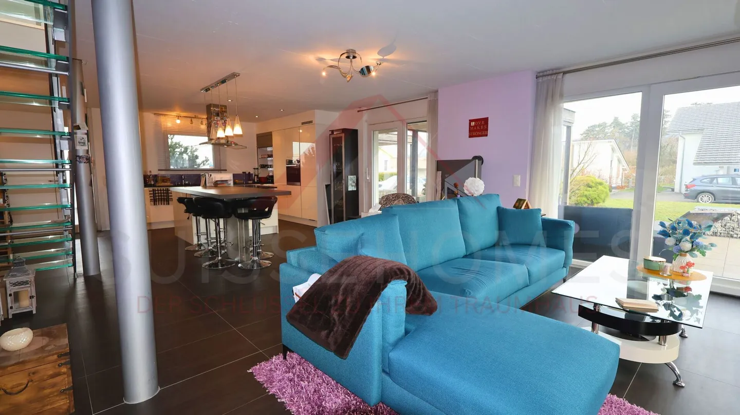 Exceptional House - Space, Light and Garden with High-End Finishes - Photo 3 of 24