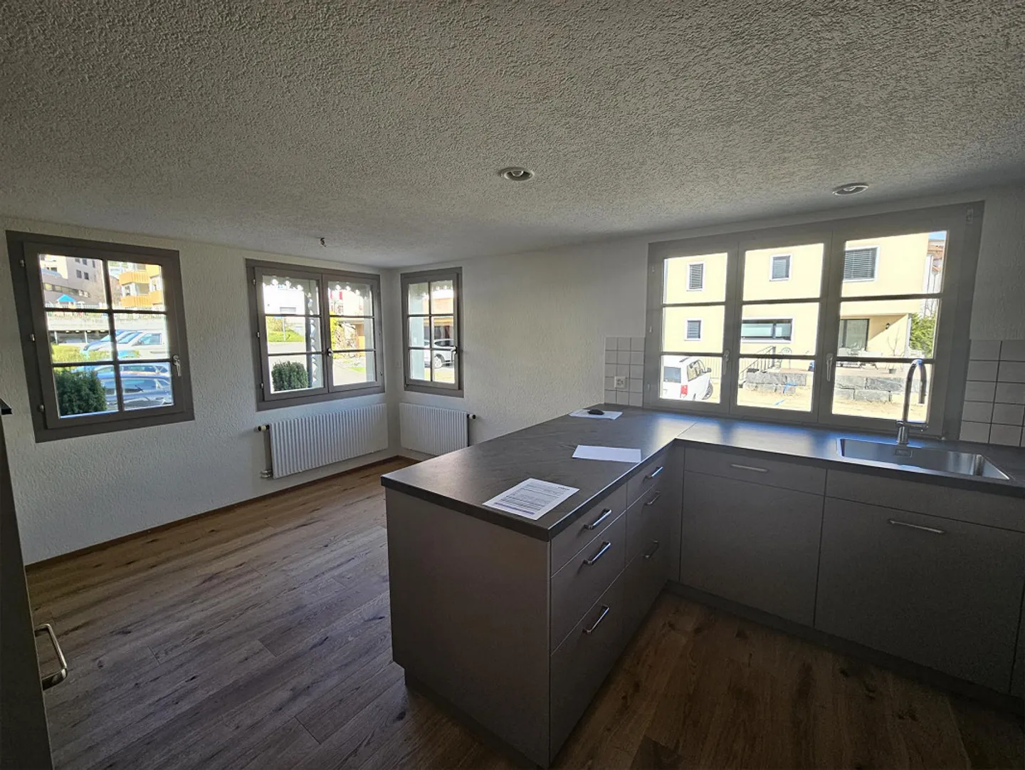 3.5 - Zimmer-Wohnung im charmanten Chalet, Ruswil - Foto 3 von 13