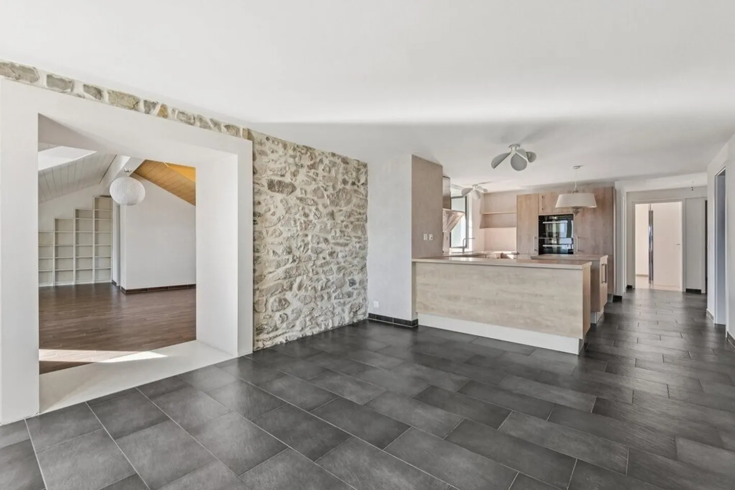 Magnificent apartment in Chexbres with breathtaking views! - Photo 2 of 12