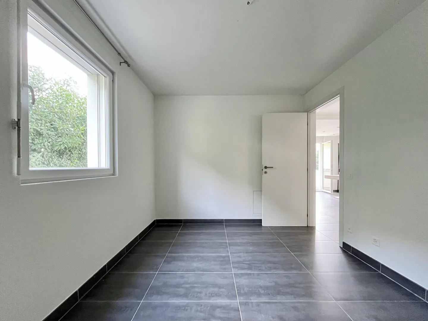 MODERN 3.5 ROOMS APARTMENT WITH TERRACE IN BIRONICO - Photo 7 of 10